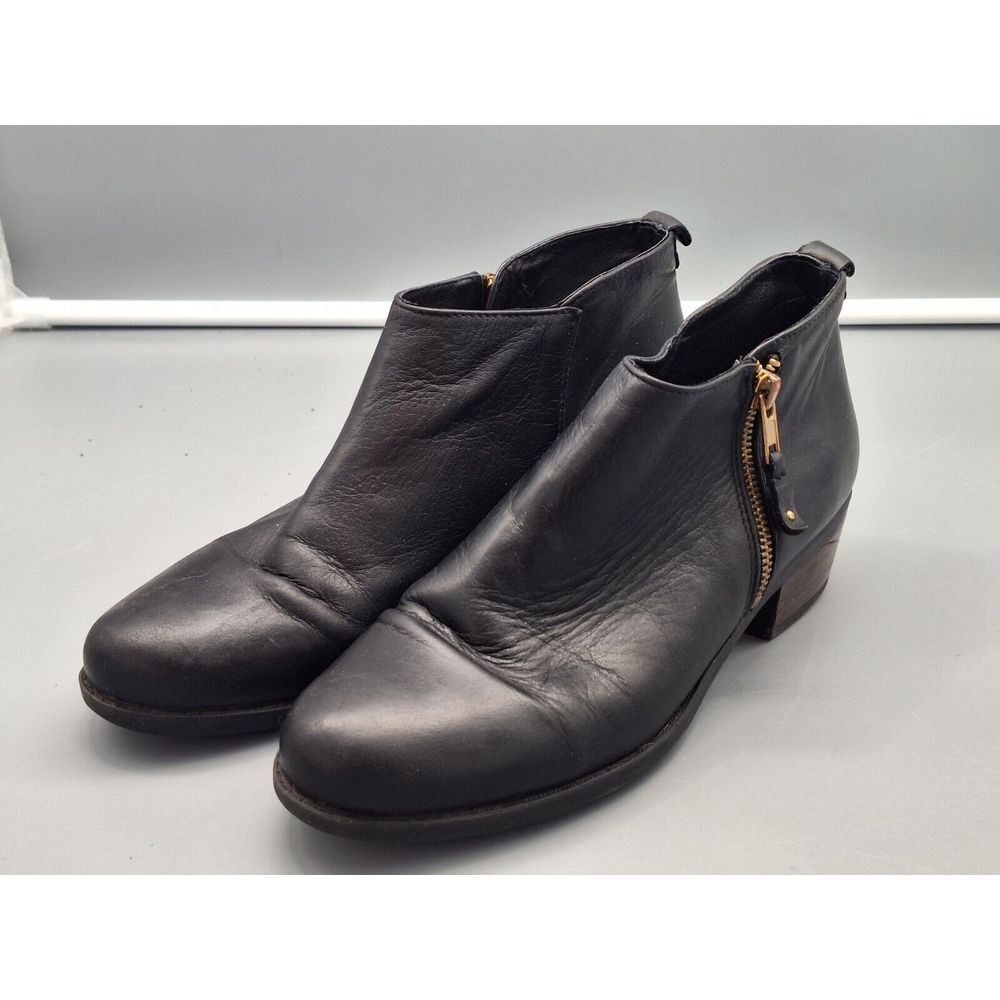 Eric Michael Women's Zip Ankle Boots, VP Black, size EUR 39, 8.5-9 US, Pre-owned